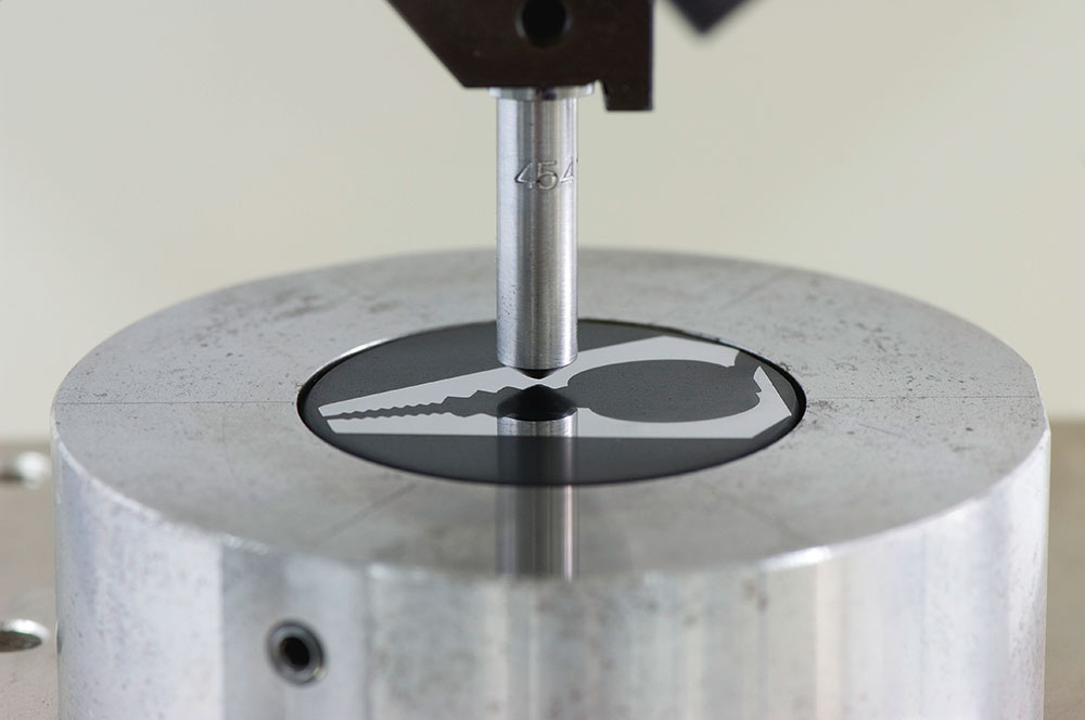 Tester tvrdoće po Vikersu