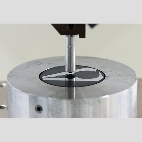 Tester tvrdoće po Vikersu